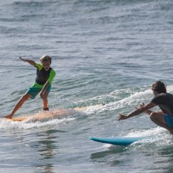 Olaian 500 Foam Surfboard 7'8 75L Curved Triple Stringer W/ Leash & Soft Edge Fins Surfing