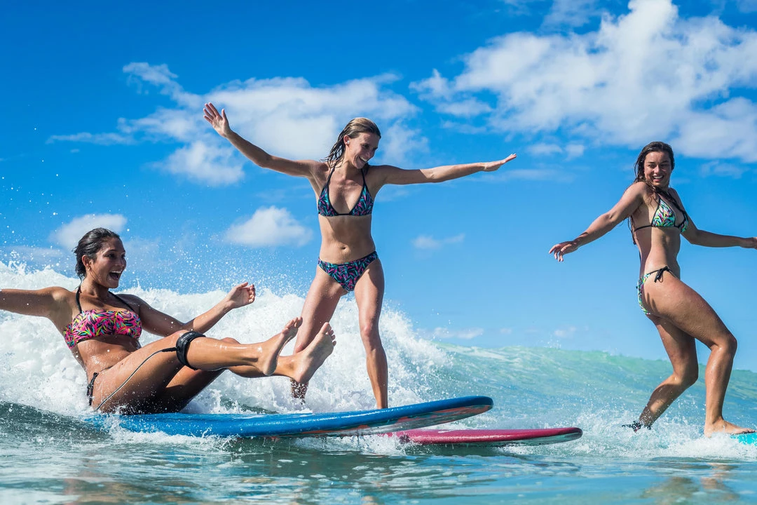 Olaian 500 Foam Surfboard 7' 55L Curved Dual Stringer W/ Leash & Soft Edge Fins Surfing